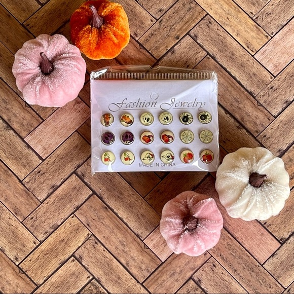 HALLOWEEN THEMED 9 PAIRS OF STUD EARRINGS FASHION JEWELRY - Picture 2 of 4